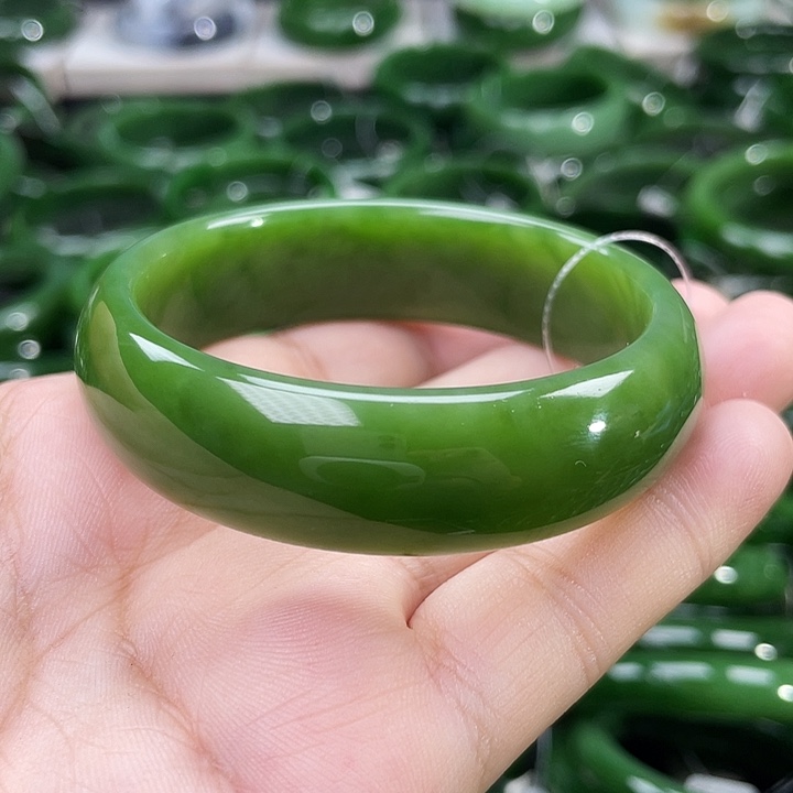 未镶嵌手镯和田玉（碧玉）