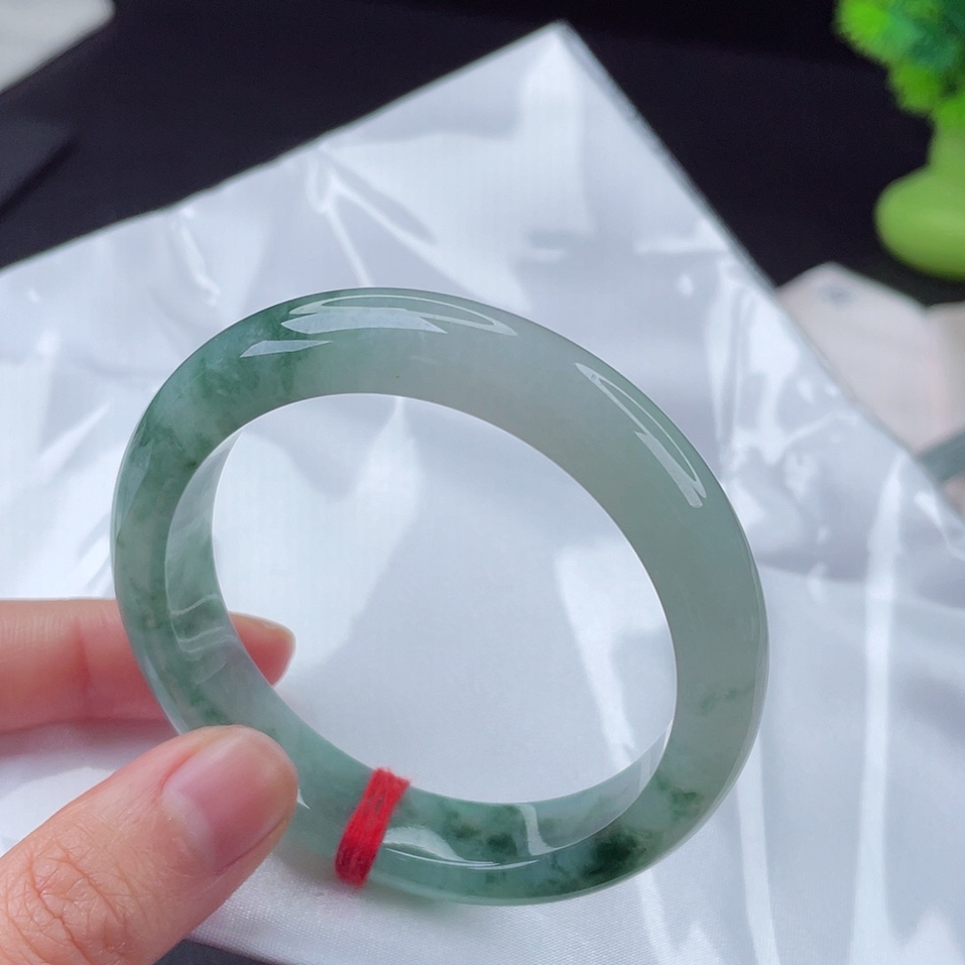 翡翠手镯未镶嵌52.5圈