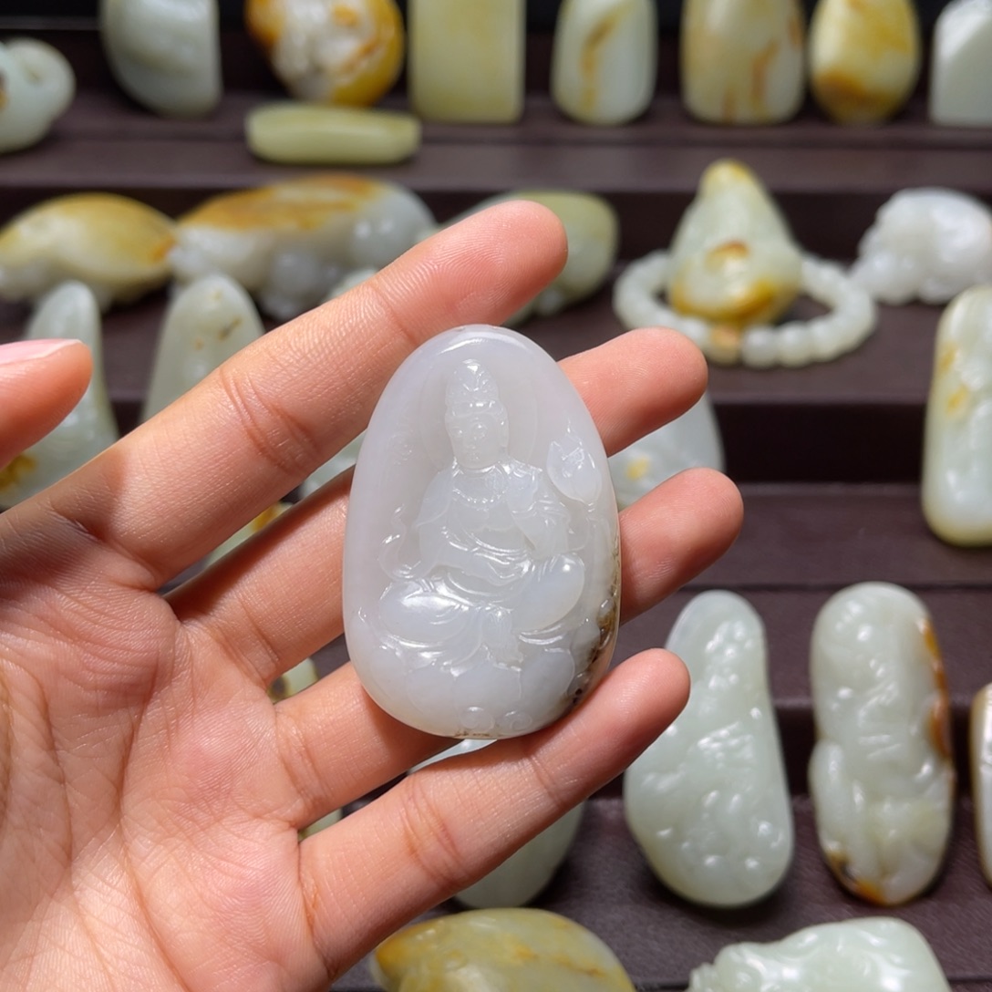 用***1和田玉未镶嵌颈饰