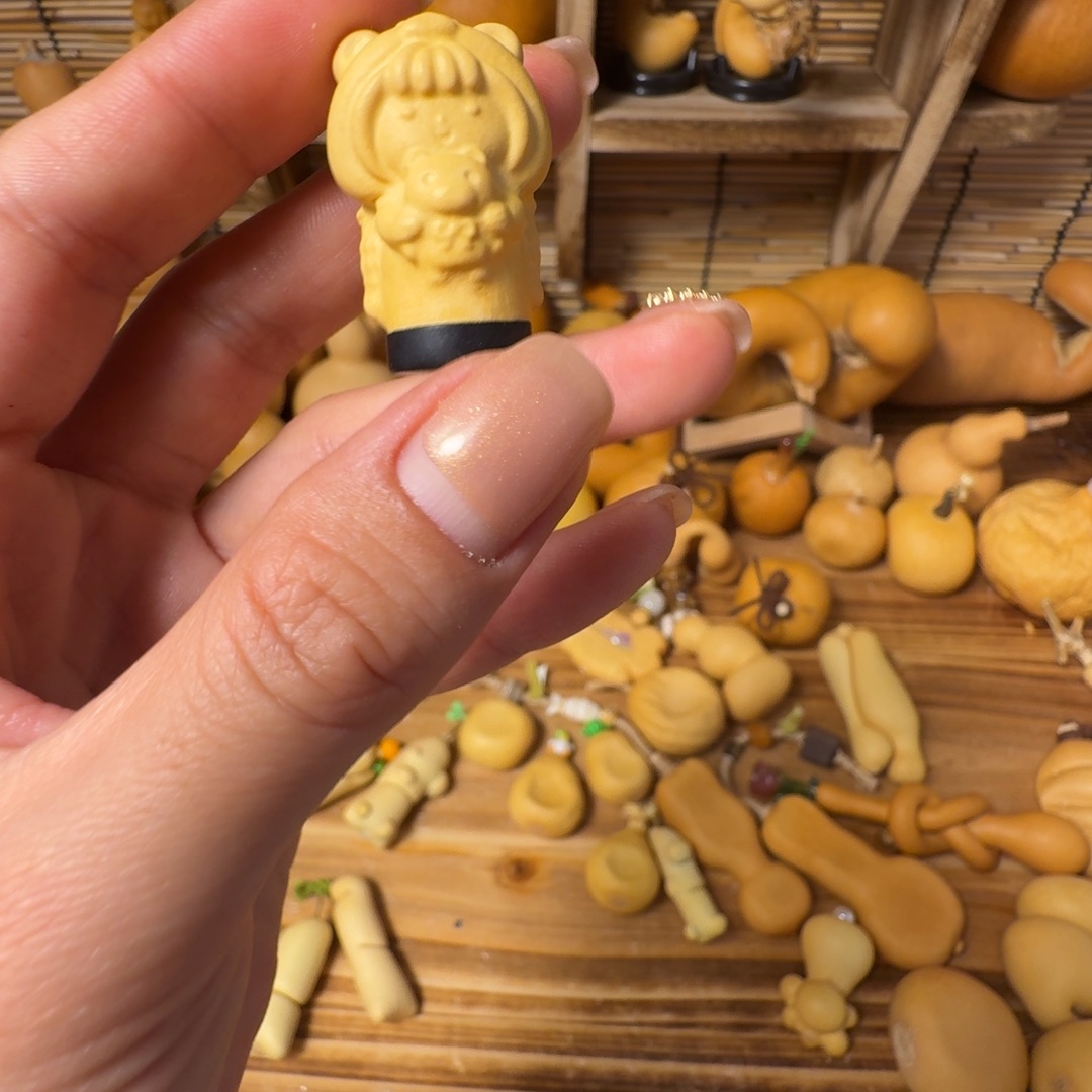 奋***娜大叶紫檀（黑酸枝木类）