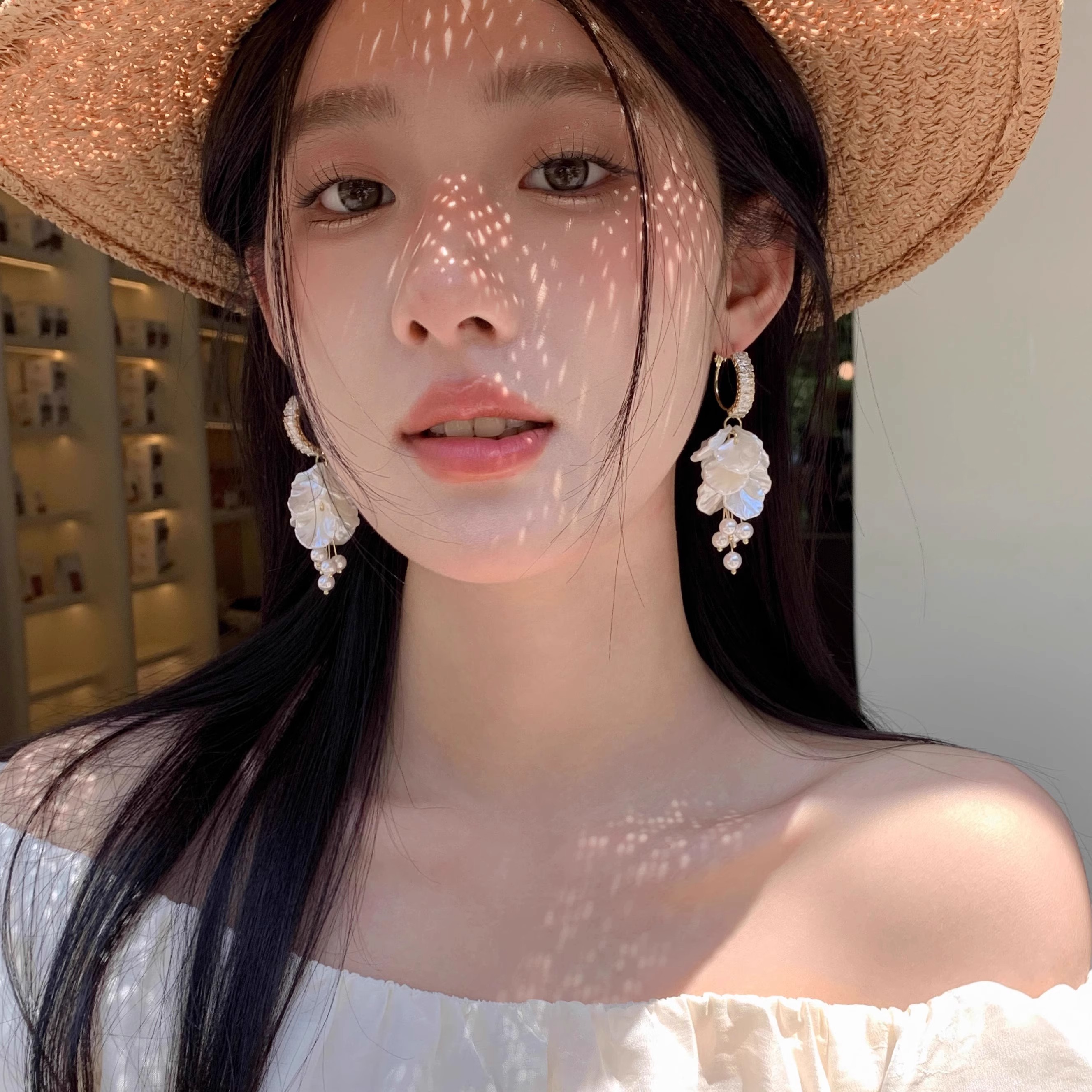 铜合金仿珍珠耳饰 度假风花瓣流苏白色花朵耳圈耳环珍珠夸张耳钉