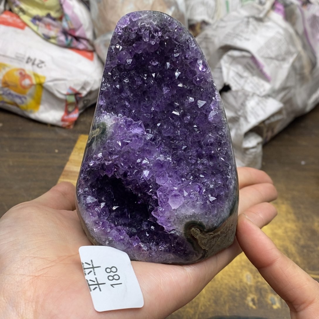 紫晶乌拉圭未镶嵌