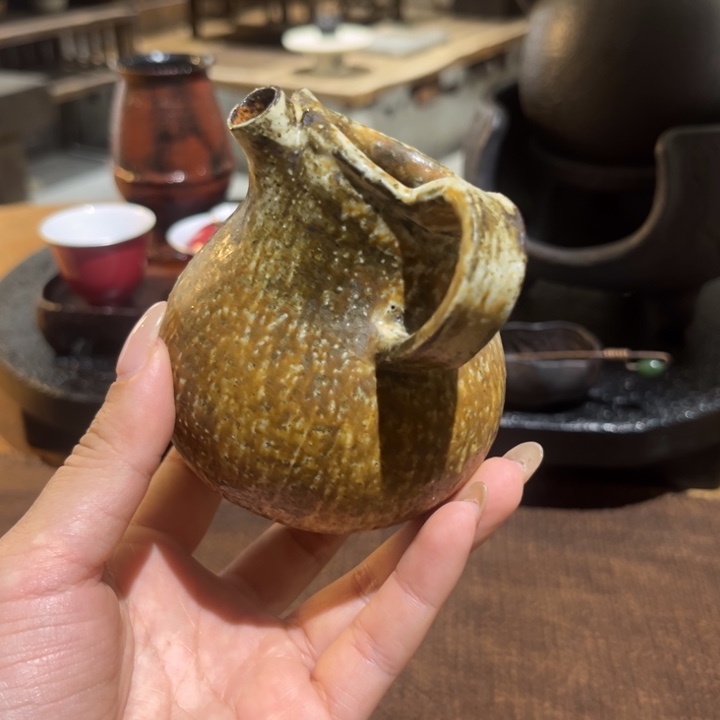 景德镇鱼和熊手工陶艺