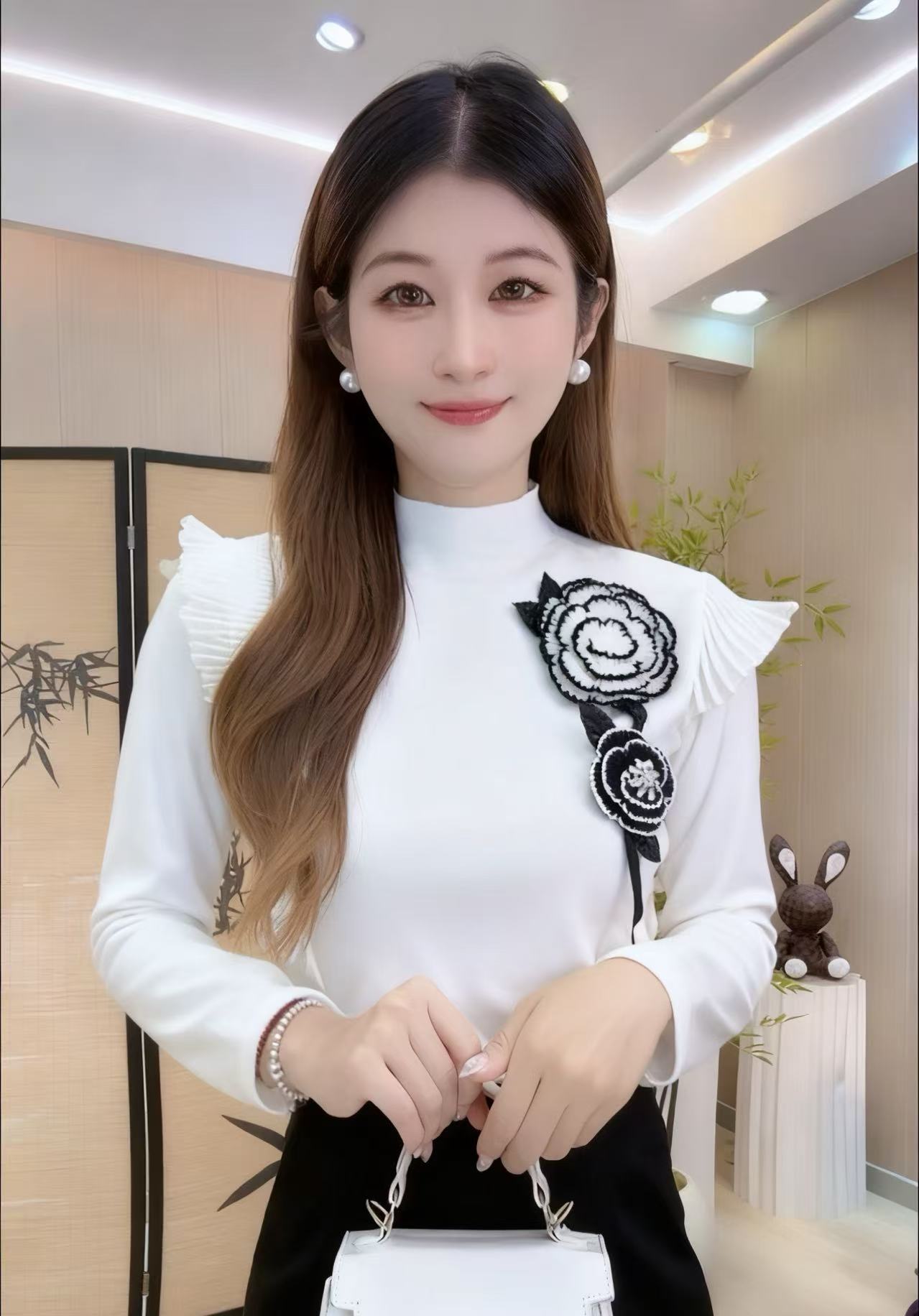 （秋冬款）高级感立体花朵针织衫中袖修身设计感上衣百搭内搭打底衫