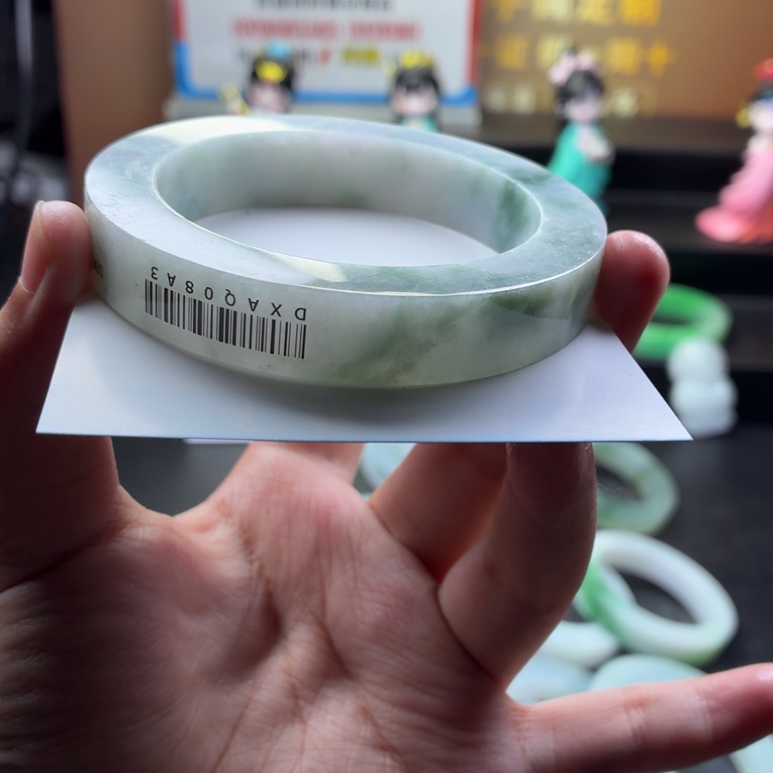 君***陌定制翡翠未镶嵌翡翠手镯