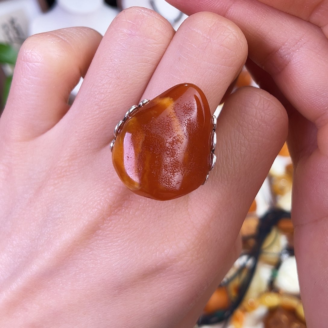 琥珀珠宝奇石未镶嵌，