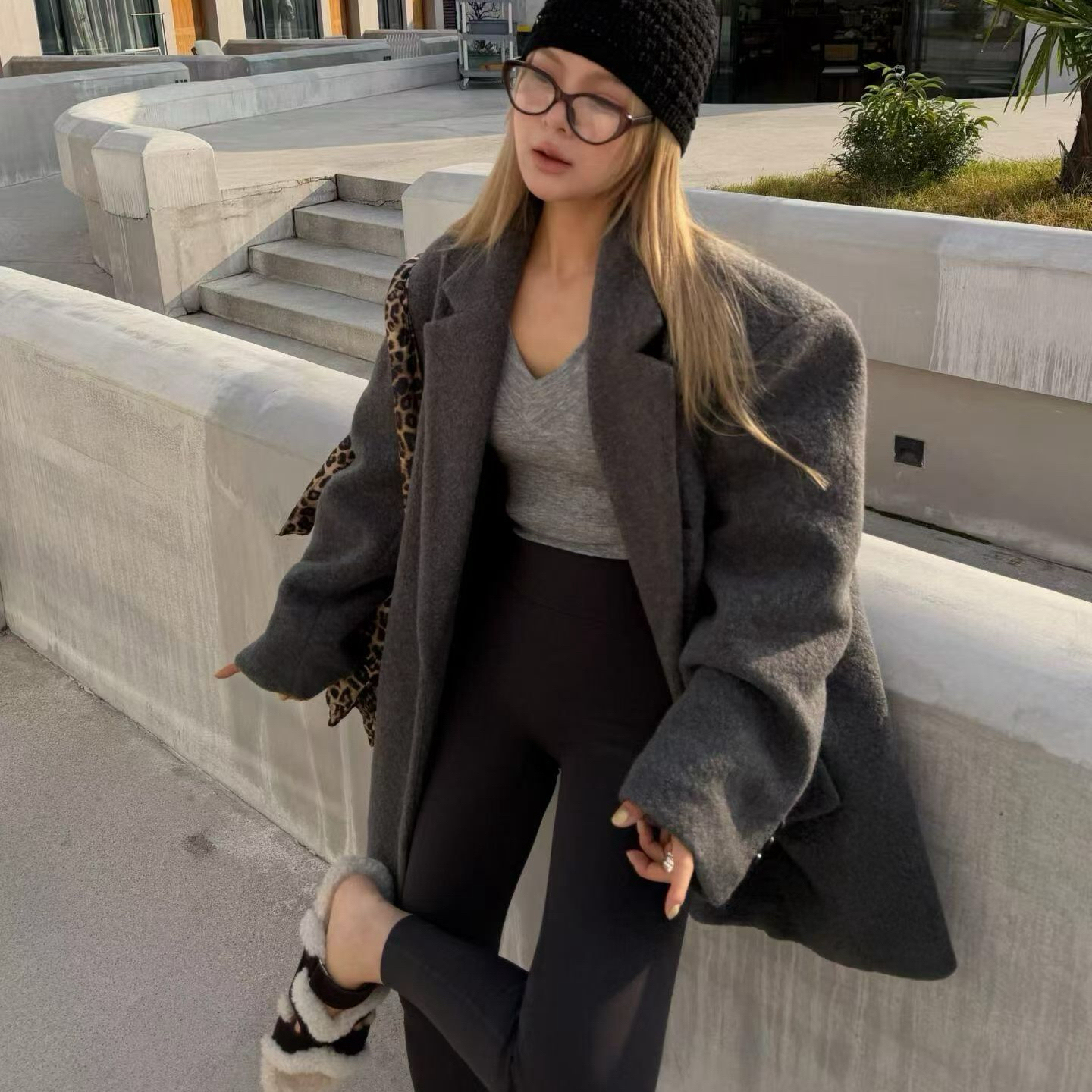 吴大大-宽松大版毛呢外套秋冬新款高级感西装赫本风翻领