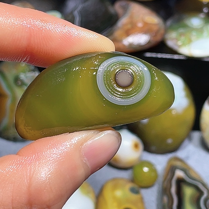 珠宝奇石玛瑙未镶嵌