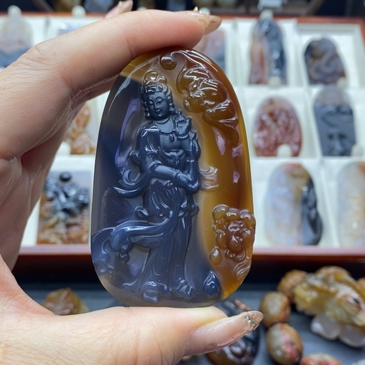 家***兴玛瑙/玉髓未镶嵌吊坠(赠链)吊坠