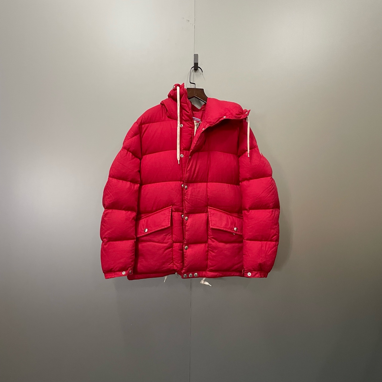 95新 MONCLER （ll）蒙口 红色羽绒服 1码 206682