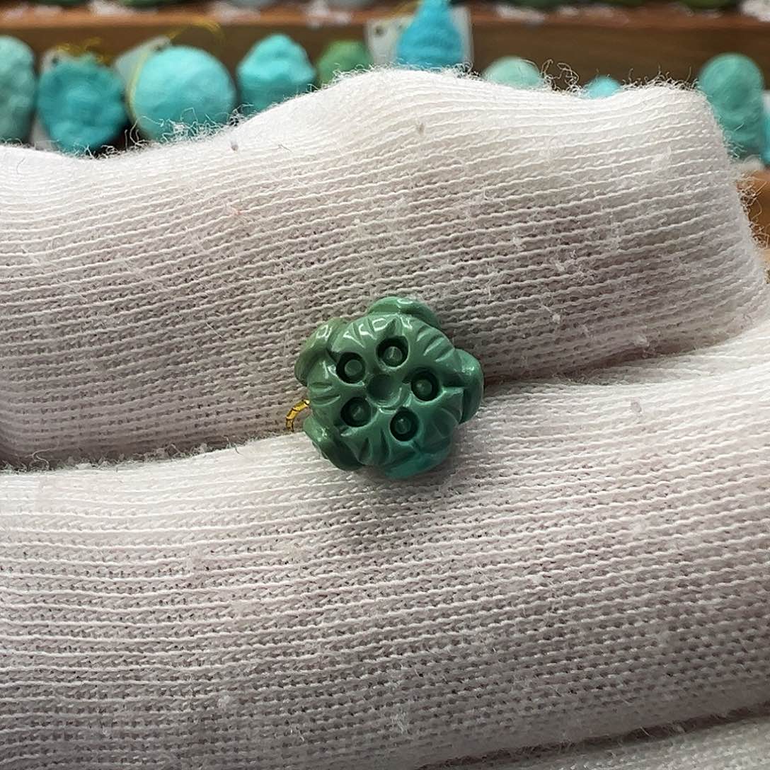 绿松石配饰未镶嵌