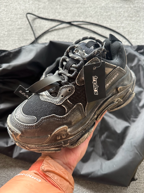 全新未使用 Balenciaga/巴黎世家 36码 triples 做旧款老爹鞋