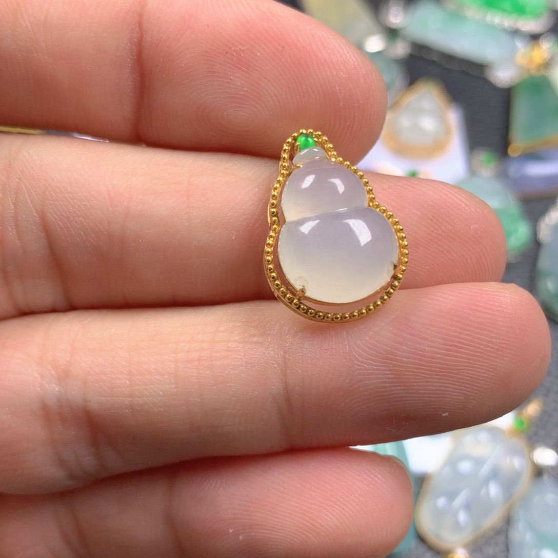 【闪购商品】翡翠颈饰18K金镶嵌小***?翡翠