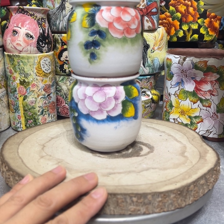 .**当景德镇红陶精品手绘陶瓷