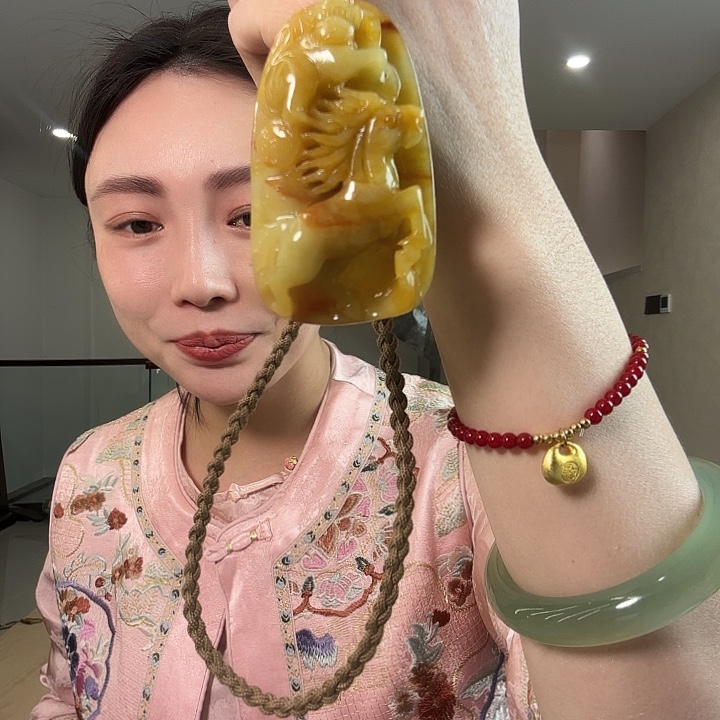 X****蛇纹石玉未镶嵌颈饰