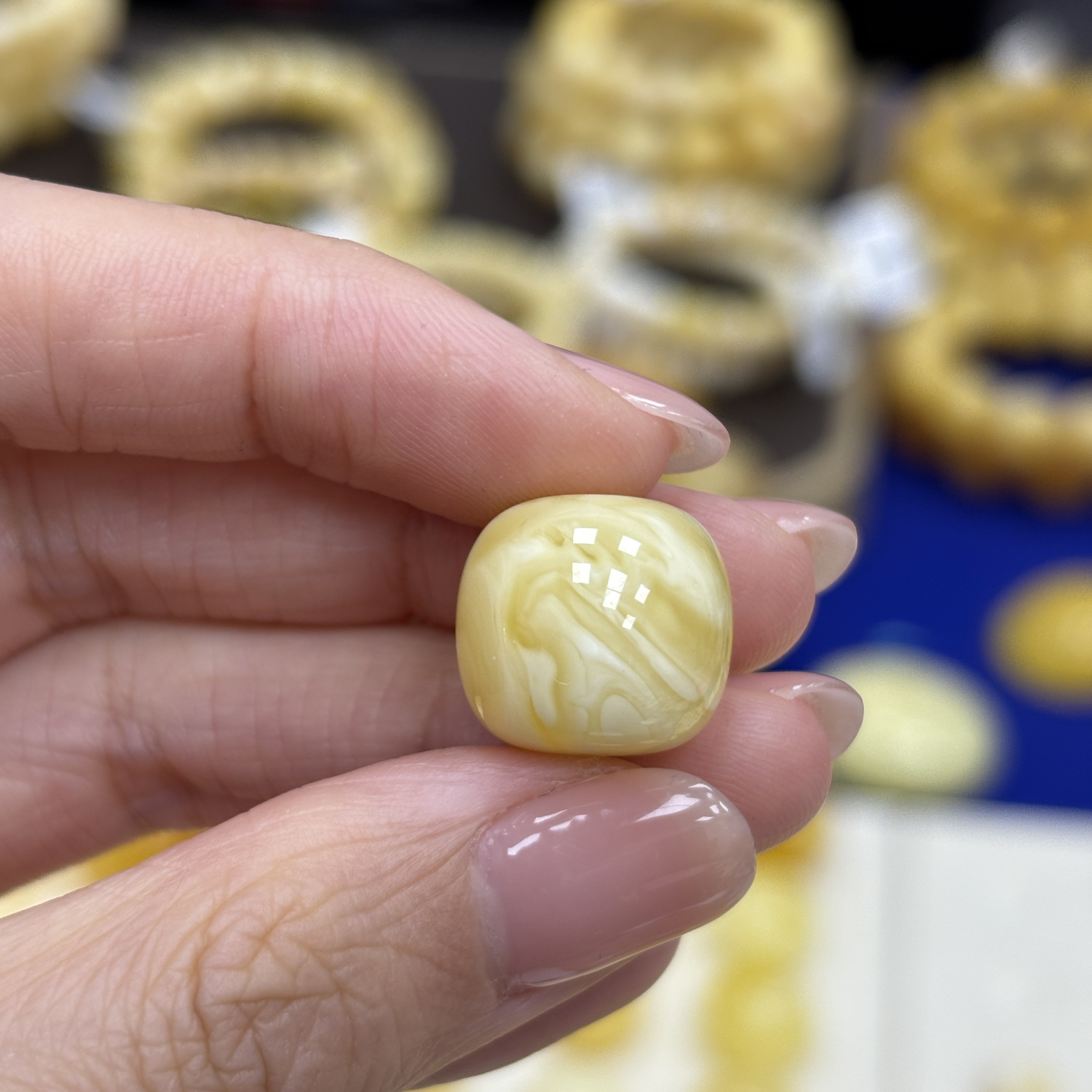 14.8*13.7mm · 10-小妖珠宝天然原矿琥珀蜜蜡