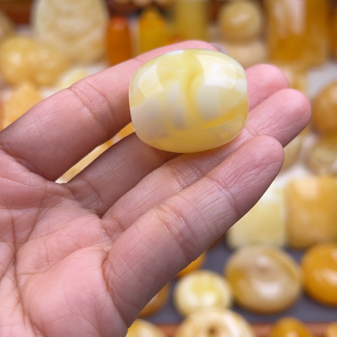 琥珀颈饰未镶嵌十**画纯天然琥珀蜜蜡无优化