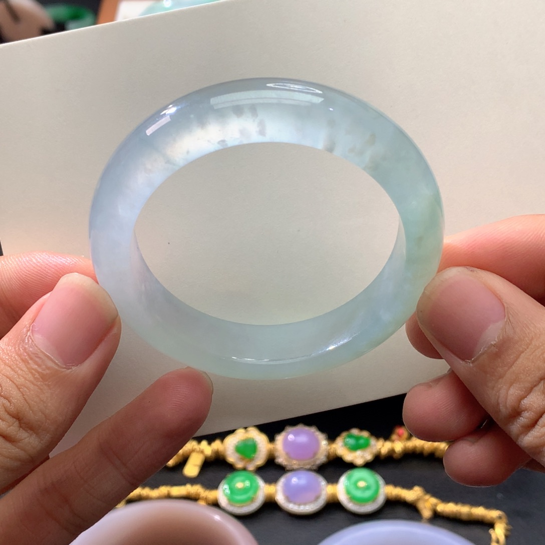 翡翠未镶嵌手镯正圈