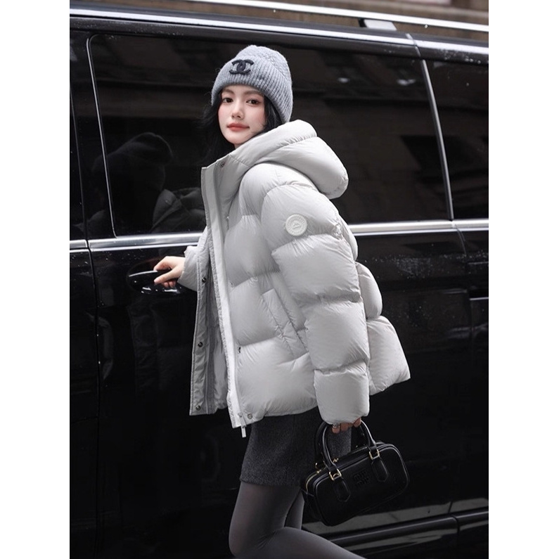 波司登极地联名联名羽绒服女高级感长短2025年时尚连帽设计感袖标