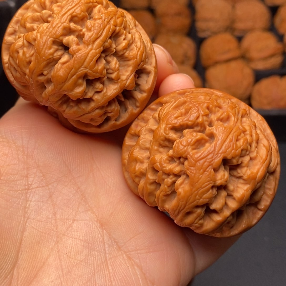 文玩核桃把件秦岭野生核桃