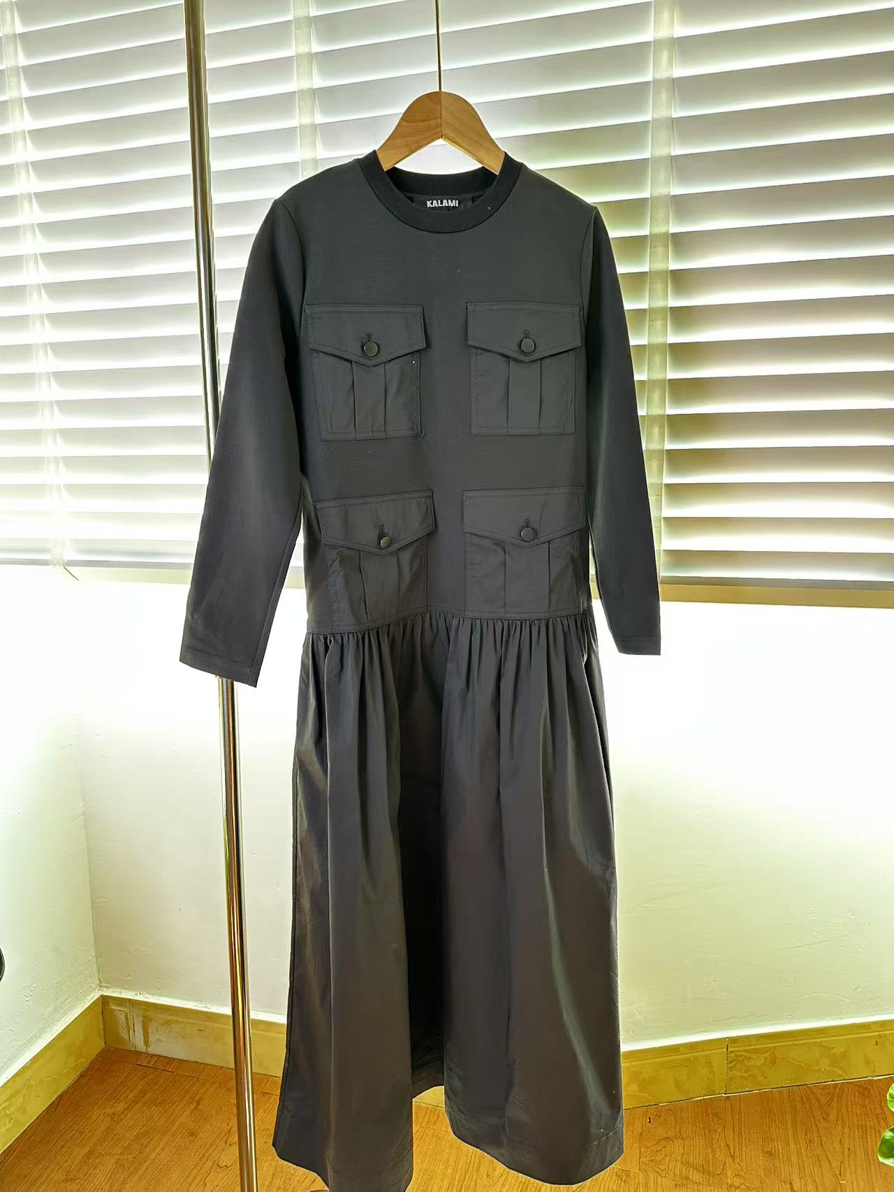 2Y15口袋中袖黑色连衣裙