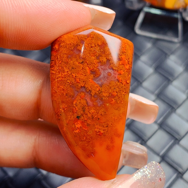 玛瑙/玉髓颈饰未镶嵌四*红