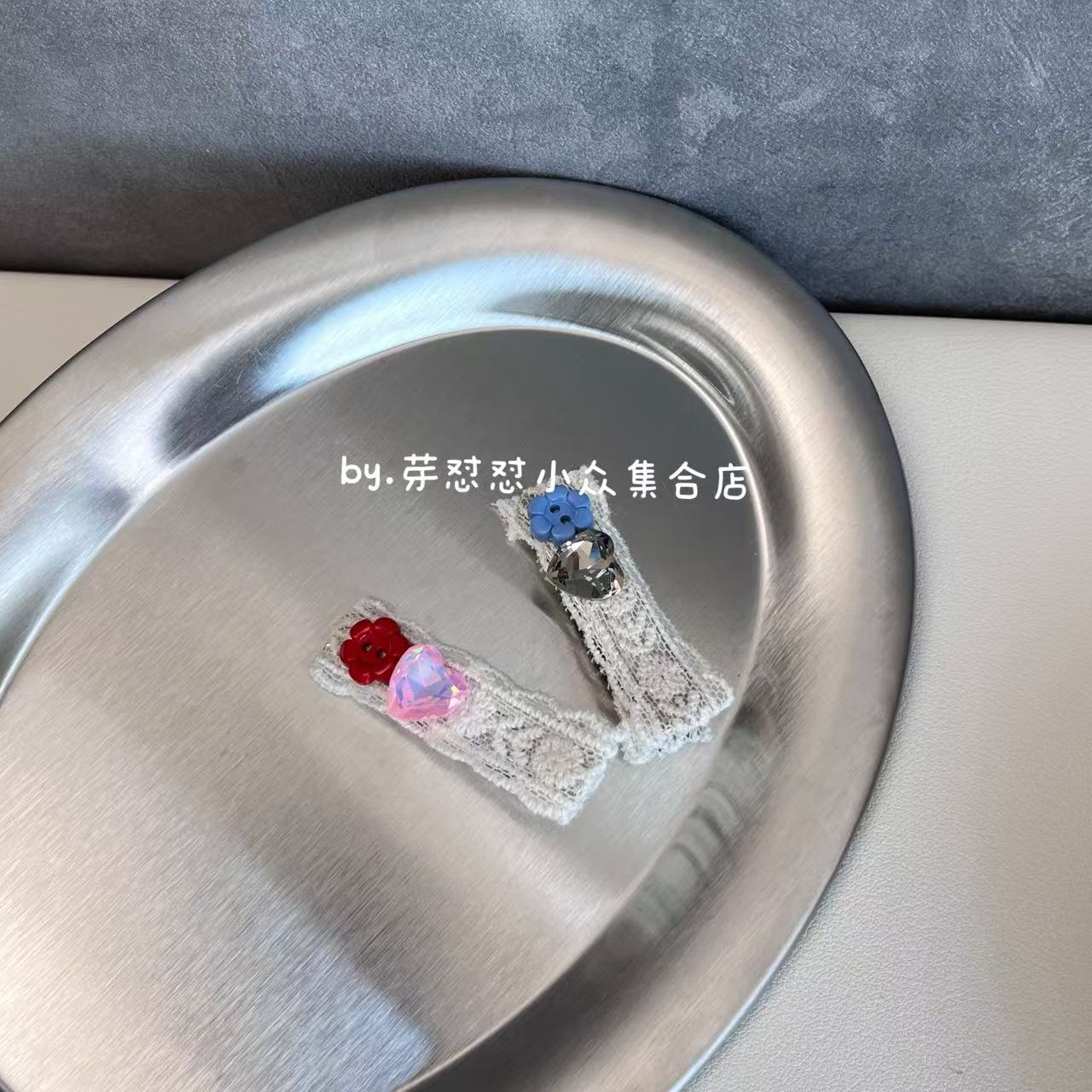 芽怼怼韩国红蓝纽扣白色蕾丝压夹 06154