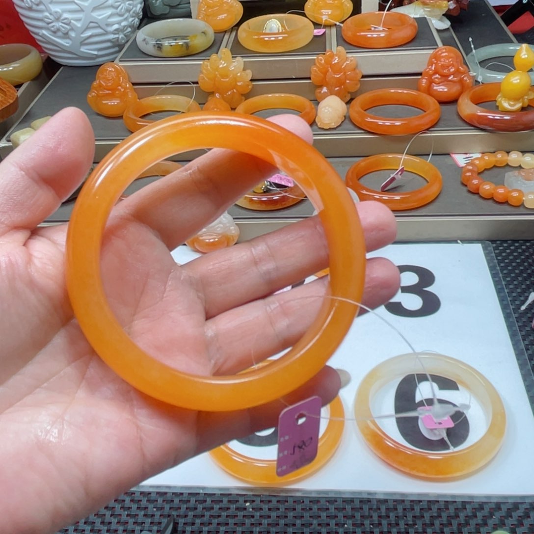 未镶嵌石英质玉（黄龙玉）手镯冰*