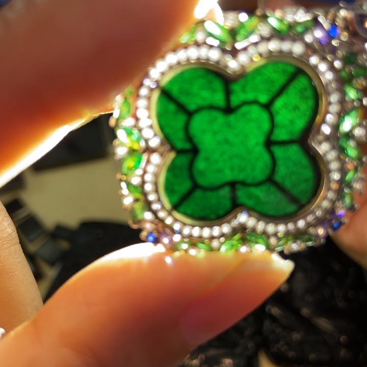 翡翠颈饰未镶嵌墨翠