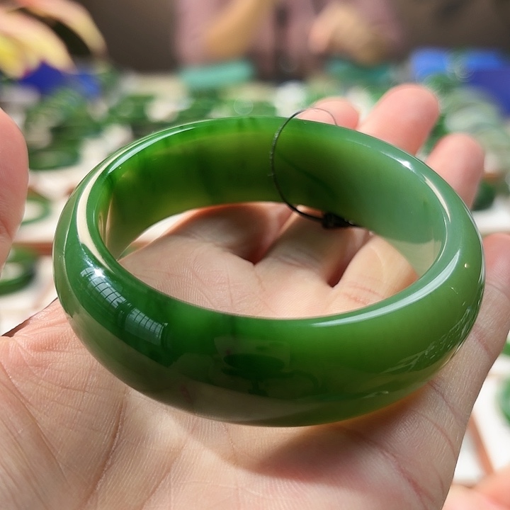 未镶嵌手镯和田玉（碧玉）