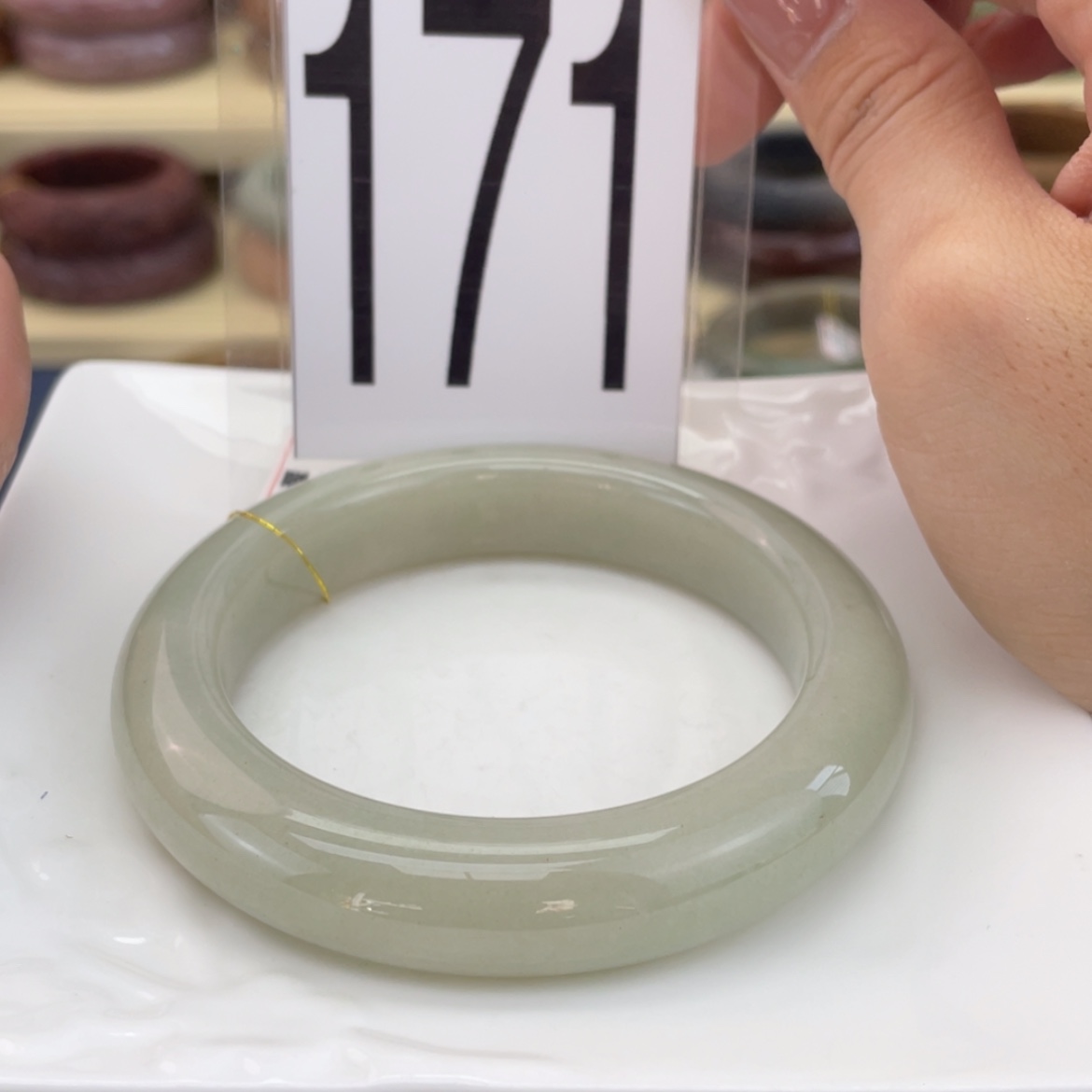 【闪购商品】石英质玉手镯未镶嵌