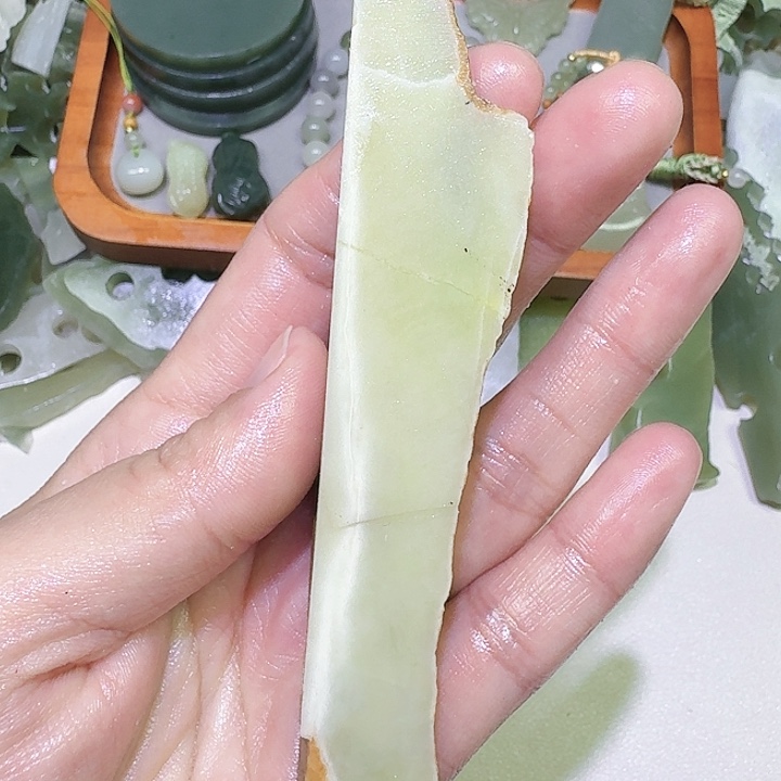 和田玉未镶嵌车挂