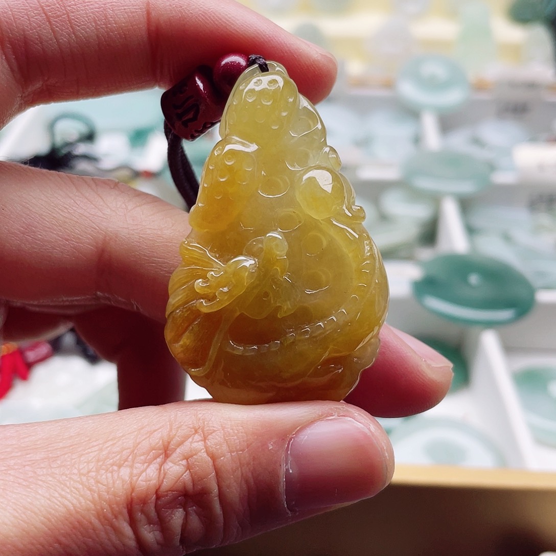 翡翠颈饰未镶嵌天然翡翠