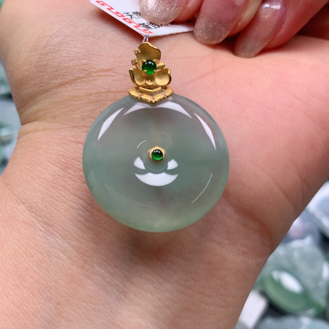 翡翠颈饰18K金镶嵌天然翡翠