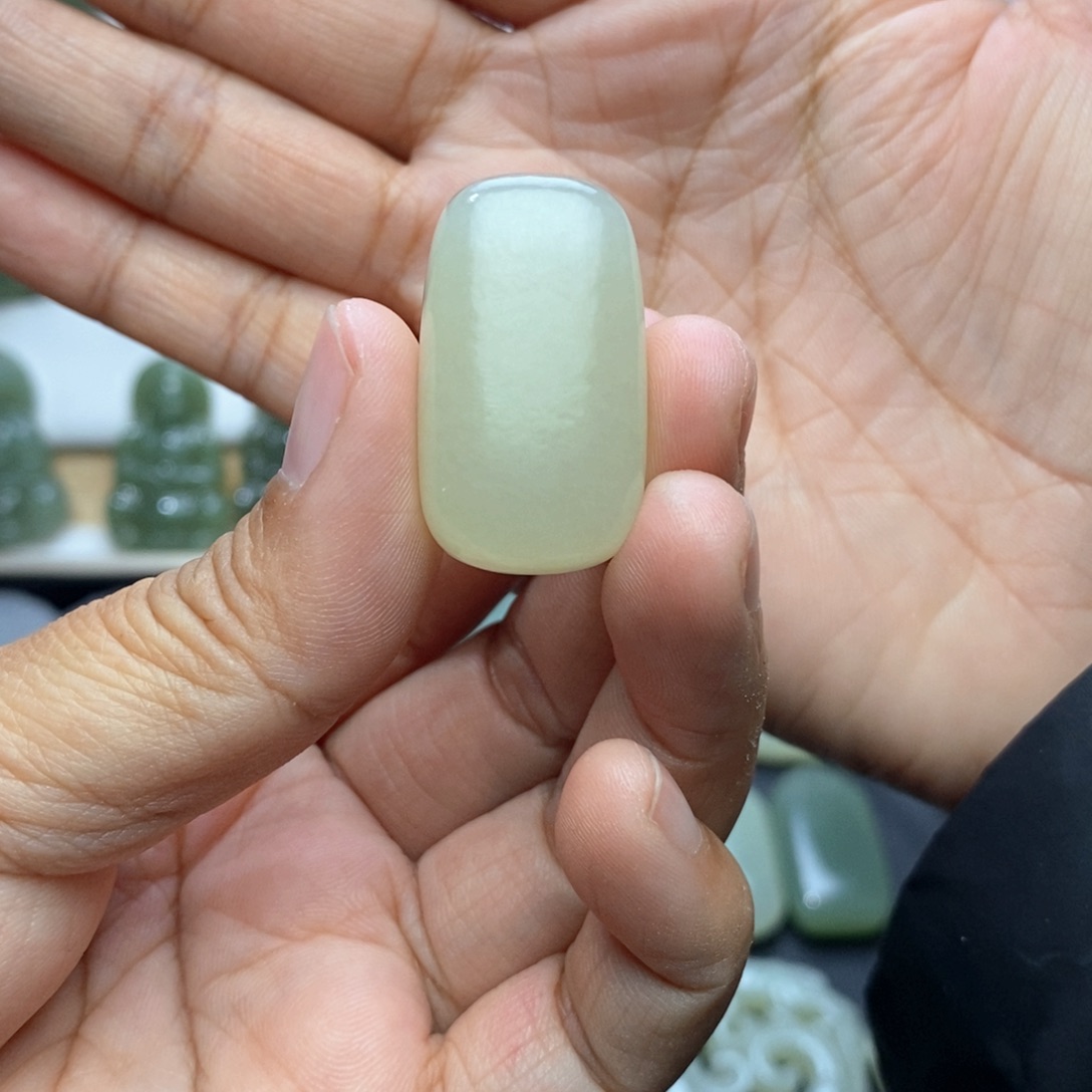 和田玉颈饰未镶嵌甲***脚