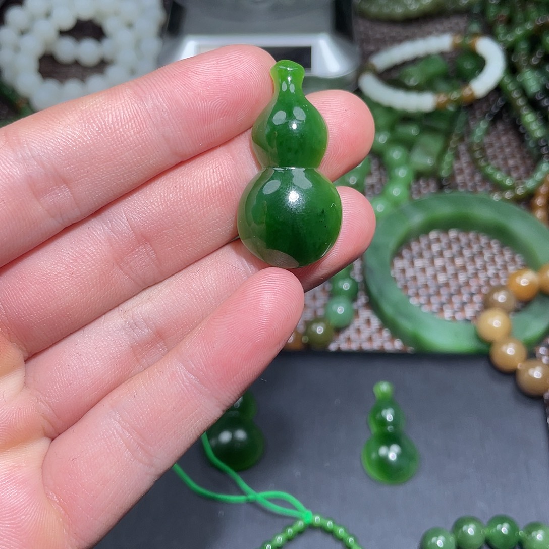 和田玉（碧玉）未镶嵌珠宝半成品