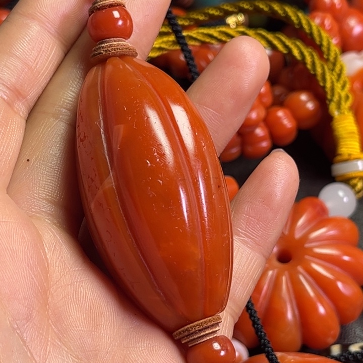 颈饰琉璃吉****）琉璃…………