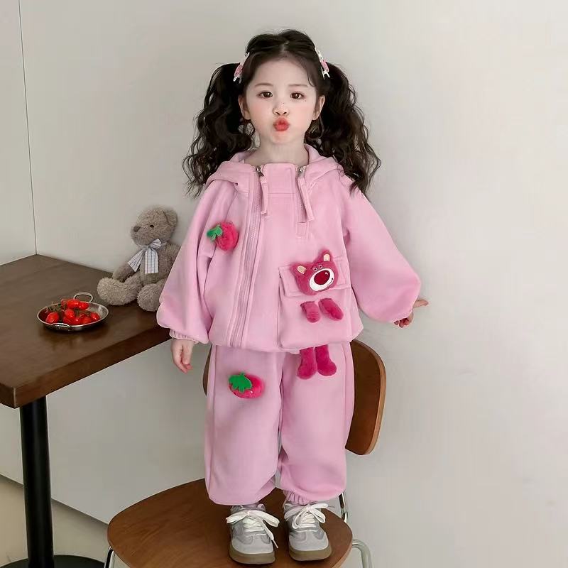 2025春季女童草莓熊套装PP071