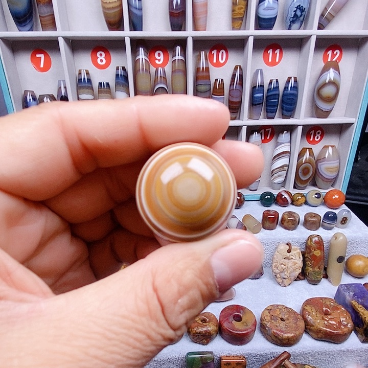 未镶嵌玛瑙/玉髓珠宝奇石嘴***扬