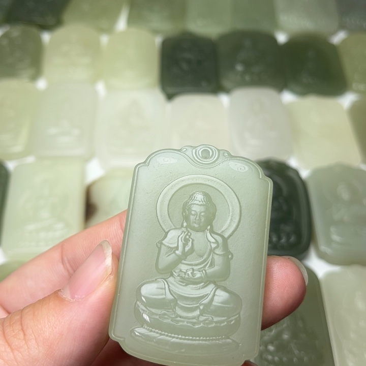 和田玉颈饰未镶嵌R**K