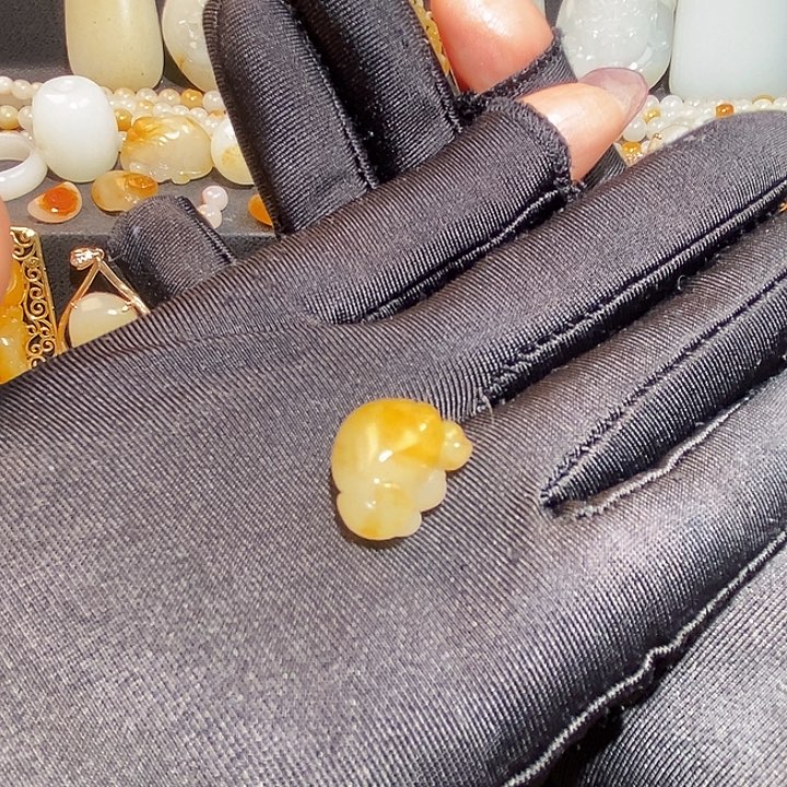 八***九和田玉未镶嵌手链