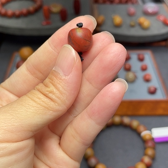 南红玛瑙单珠12mm多样性发未镶嵌