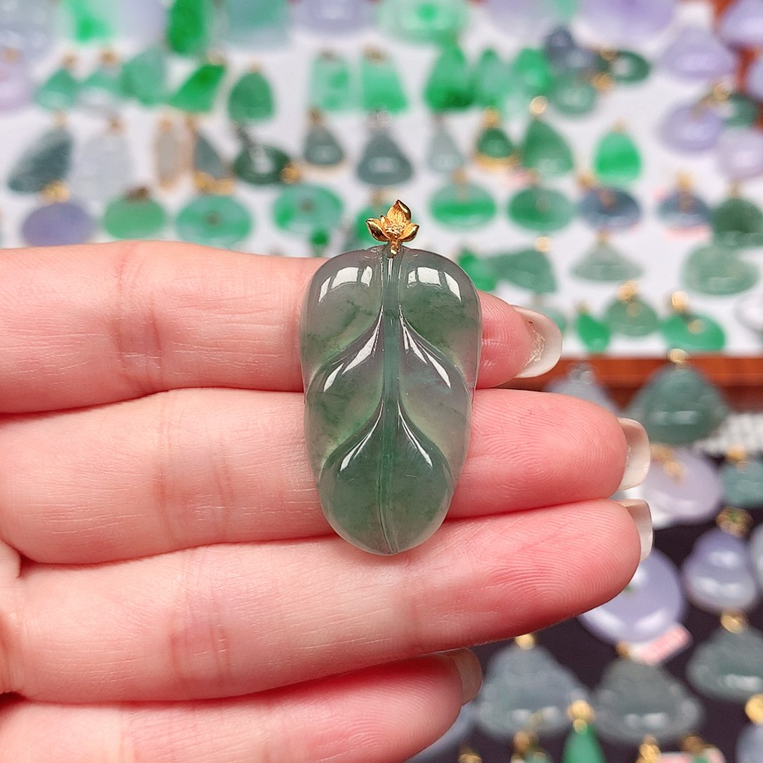 翡翠颈饰18K金镶嵌天然翡翠A货