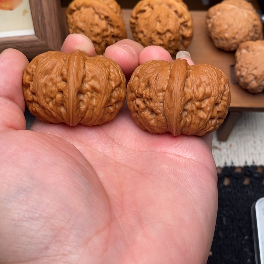 文玩核桃吊坠半****！元宝42