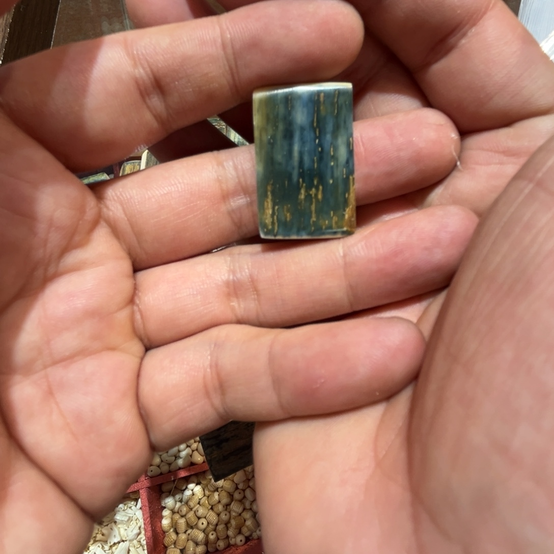 只买单纯的吊坠，没带链子，属的性质。