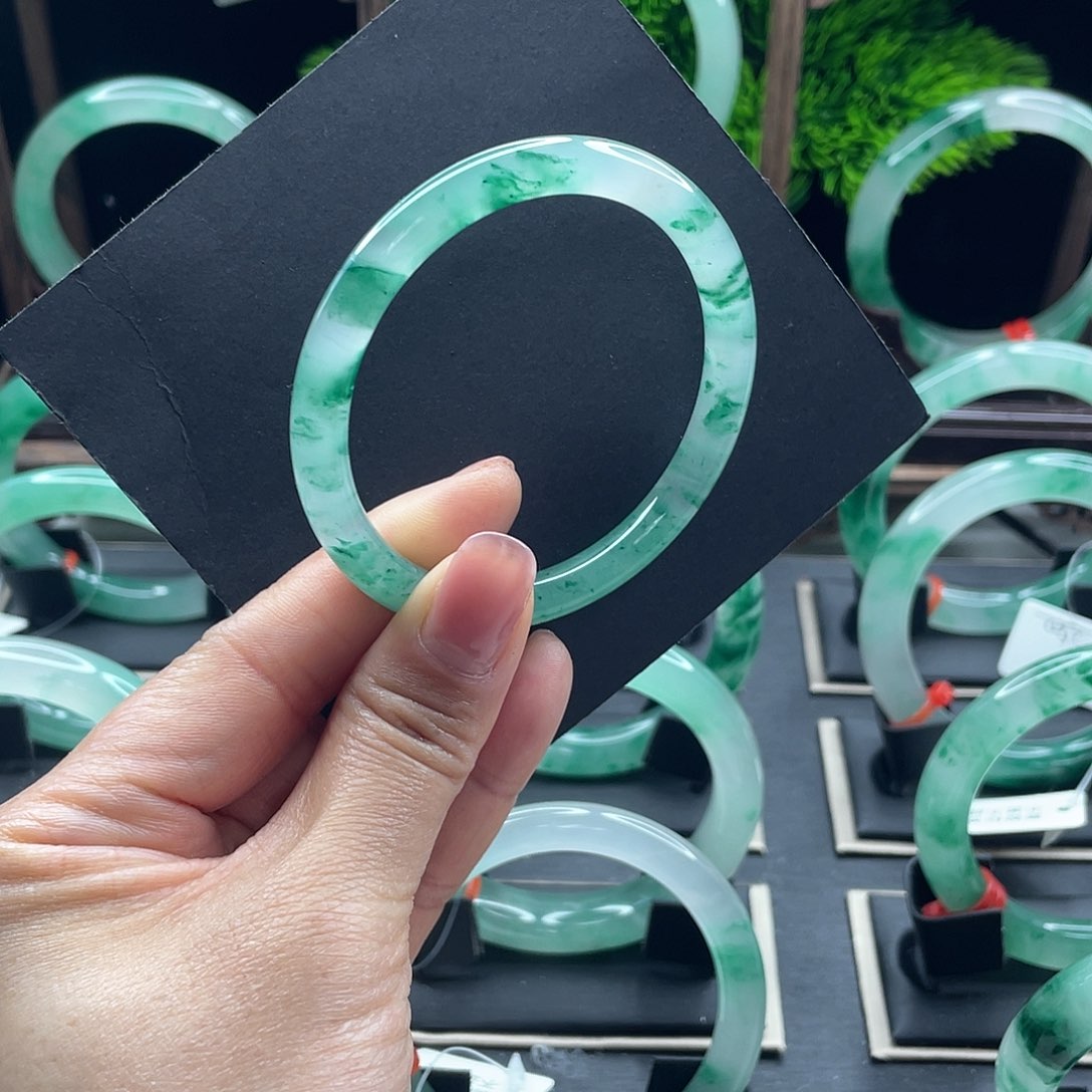 石英质玉未镶嵌手镯