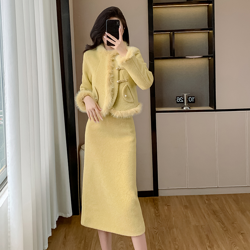 秋冬季时尚环保毛拼接小香风气质加绒毛呢短外套女显瘦半身裙套装