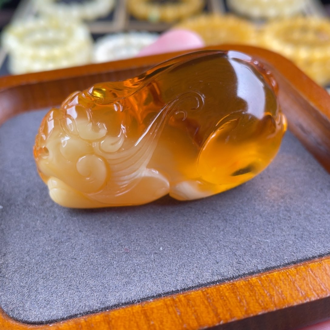 琥珀颈饰未镶嵌蜜蜡吊坠