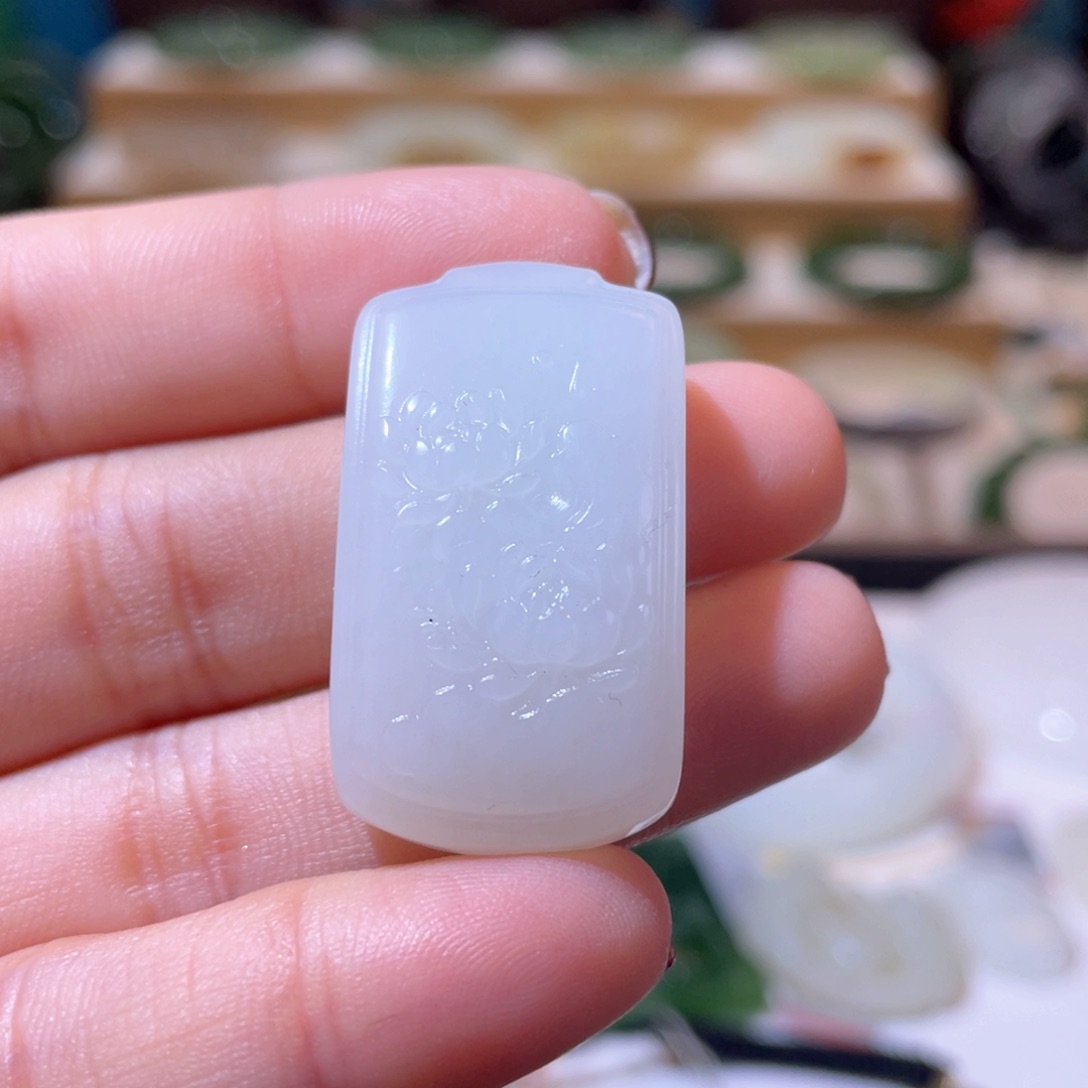 和田玉高品山流水吊坠未镶嵌