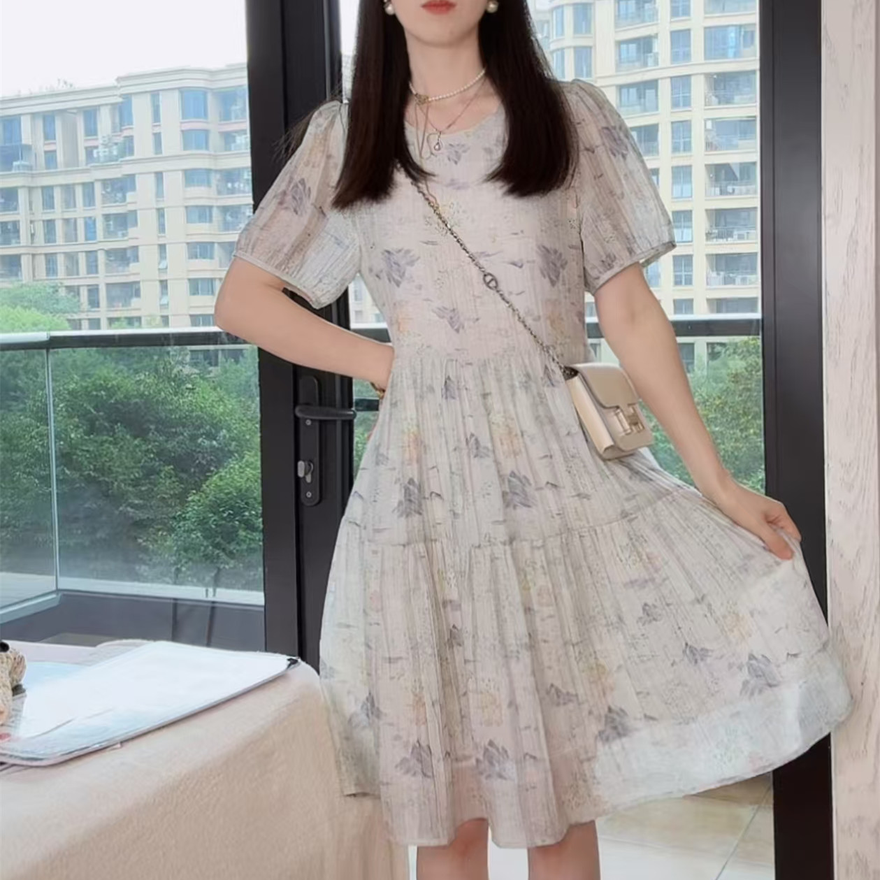 连衣裙碎花显瘦气质时尚夏季法式收腰中长款温柔风裙子